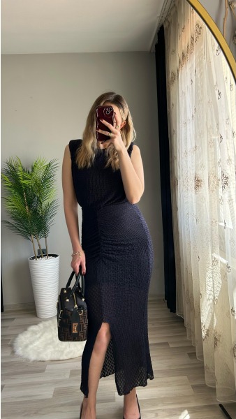 Gofre Kumaş Kolları Vatkalı Önü Yırtmaçlı Elbise - Lacivert 