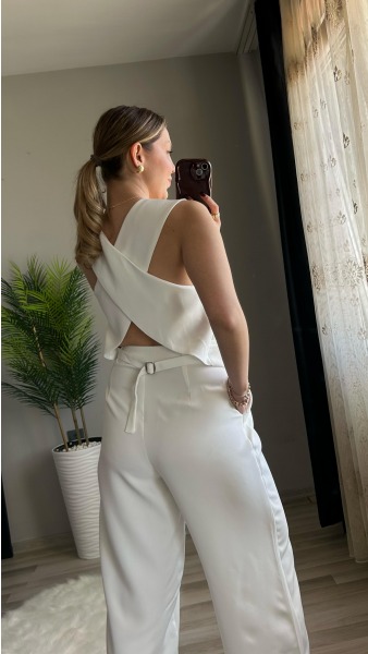 Belden Ayarlanabilir Sırtı Çapraz Yelek - Beyaz