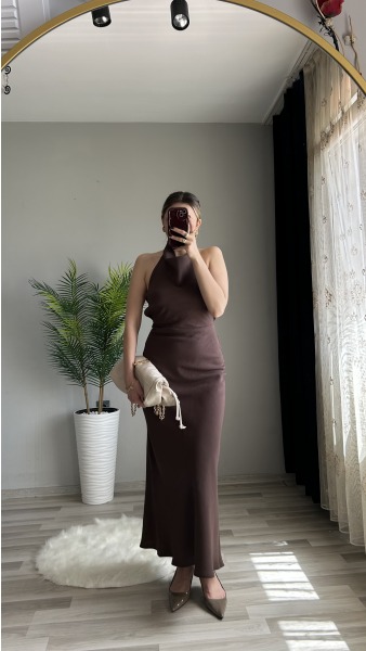 Sırt Dekolteli Modal Kumaş Uzun Elbise - Kahverengi